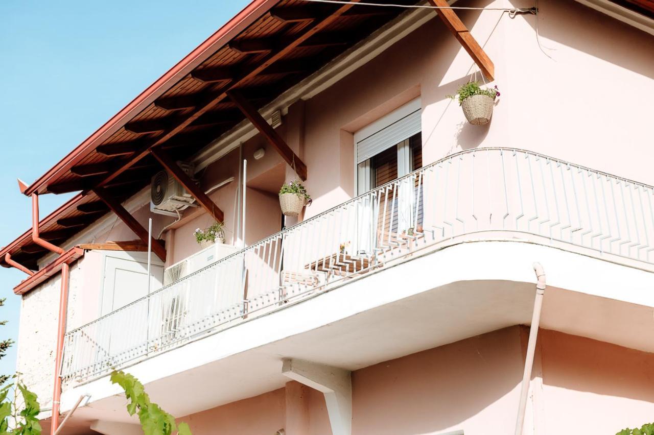 Serenity Hill Veria  Exterior photo